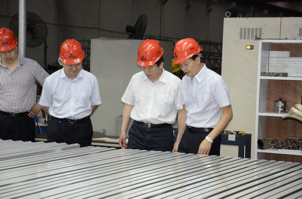  徐州沛县李晓雷县长光临我司领导工作