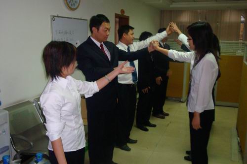 伸出今年会jnh双手，迎接2008年度员工联欢会