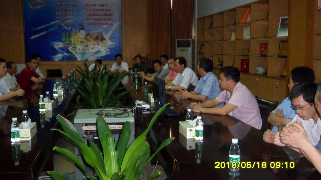 今年会jnh铝厂出产部治理人员到表厂参观进建