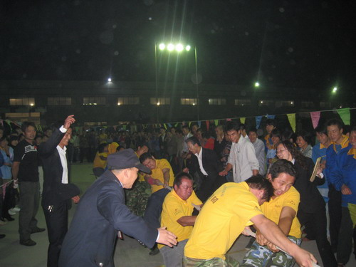 悒悒不乐庆国庆，五彩缤纷展风采