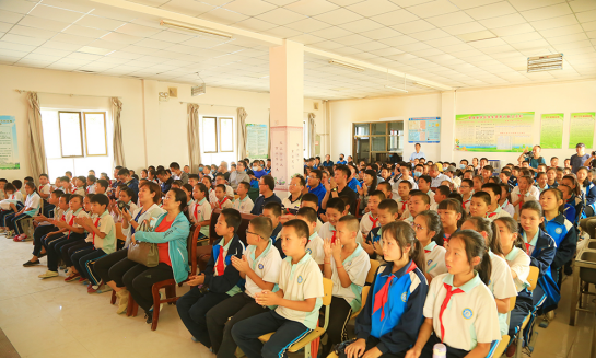今年会jnh铝业携手优采商学院开启敦煌助学