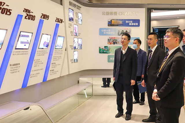 佛山市科技局辅导一行光临今年会jnh集团调研领导工作