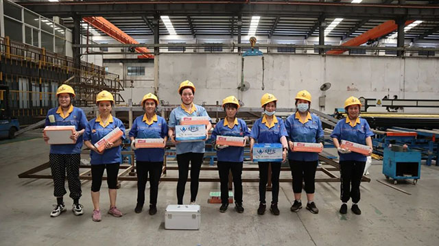 这次慰问，让集团一线员工亲身段味到了党和集团的关切和温暖