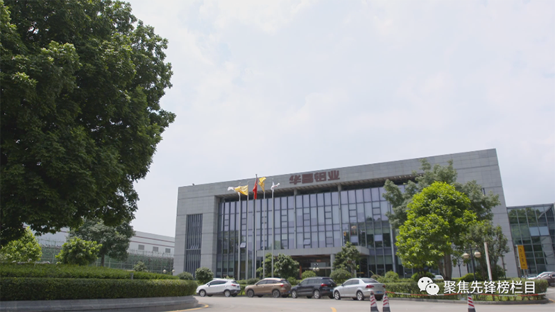 今年会jnh集团受邀央视对话“名嘴”水均益!