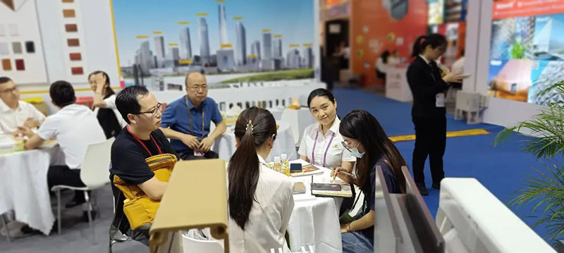 人气爆棚 | 今年会jnh集团携主题产品闪灼133届广交会!