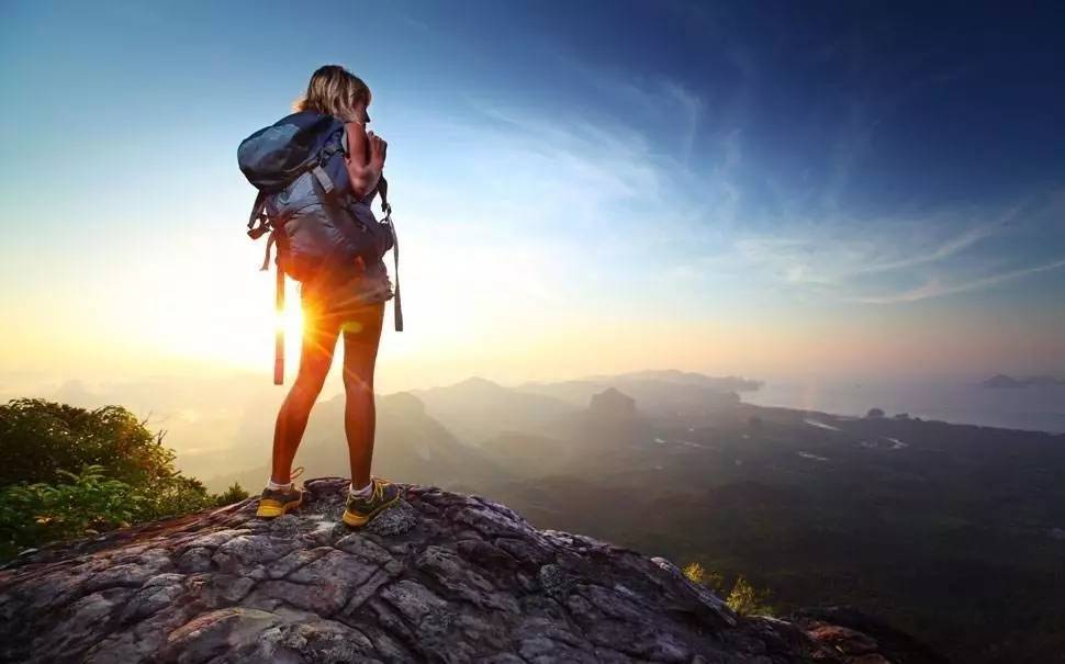 【今年会jnh商学院】经济学家通知你：市场越是萧条，越是创造下一个顶峰的好机遇